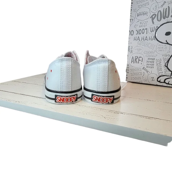 NEW Peanut Snoopy Kids Shoes - Picture 6 of 6